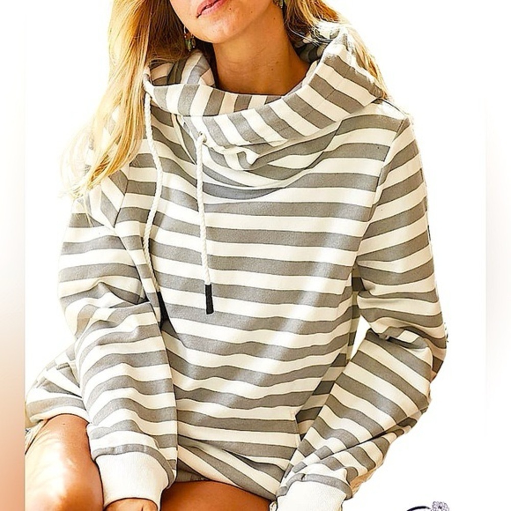 BIBi Gray Stripe Terry Sweatshirt w/Overlap Hoodie Medium